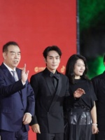 朱一龙金鸡奖红毯 直拍，今天帅到对不上焦！ 朱一龙