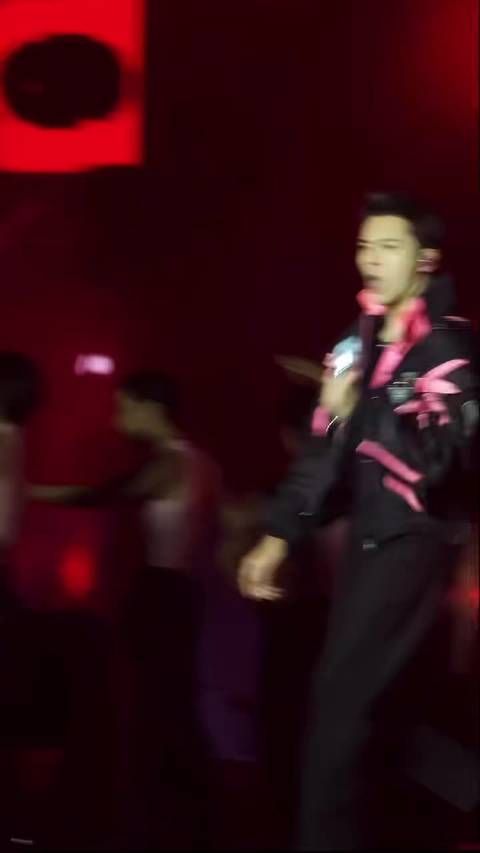 陈伟霆南京音乐节唱跳俱佳引燃全场