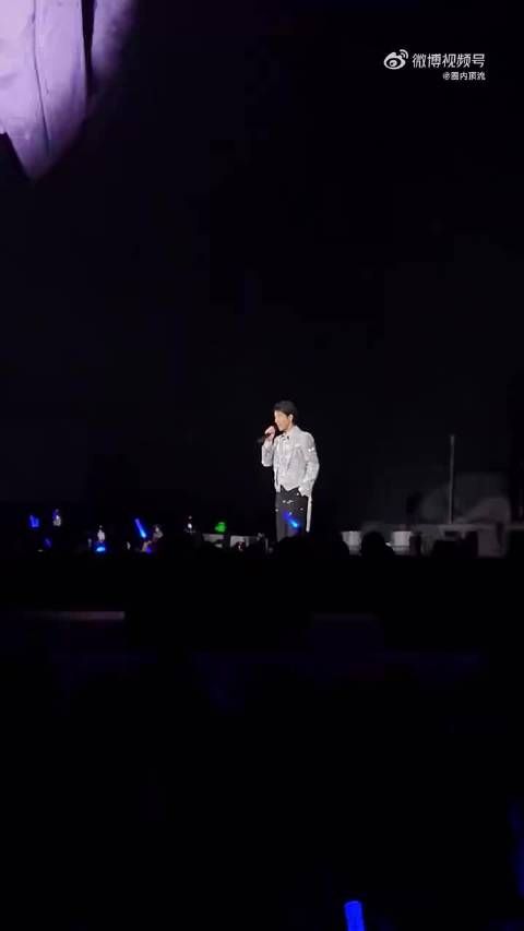 王力宏舞台表现惊艳,笑容蜕变展现老钱风魅力