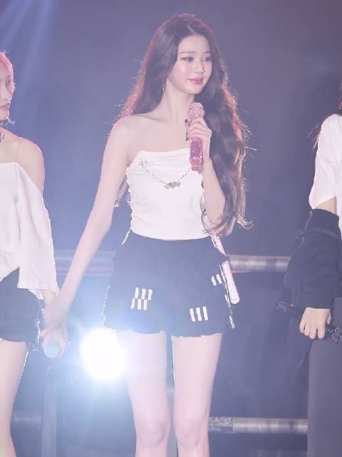 不知道最高司令官看到南方的张元英,会作何感想?