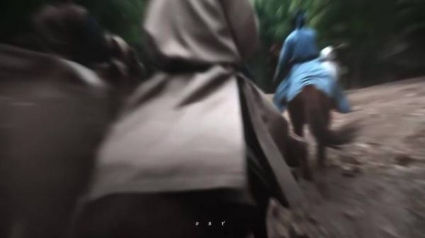 白泽案雨夜悬崖打戏再现古早武侠江湖感