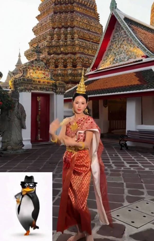 李若彤身材比例超好。