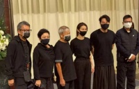 众星齐聚送别许绍雄 佘诗曼张家辉黄宗泽等艺人低调到场