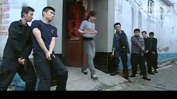 这女的真是天生媚骨啊