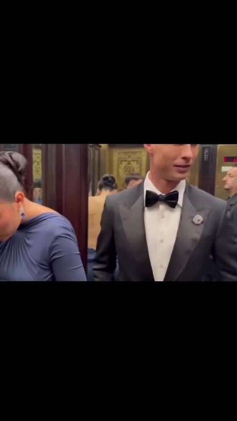 乔治娜来白宫了，看得出的紧张