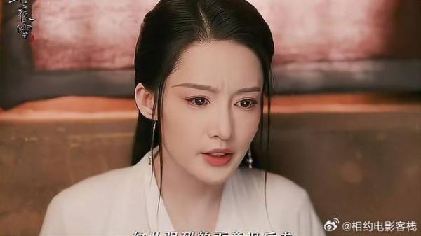 薛紫夜下意识收手，认出瞳是失散的弟弟