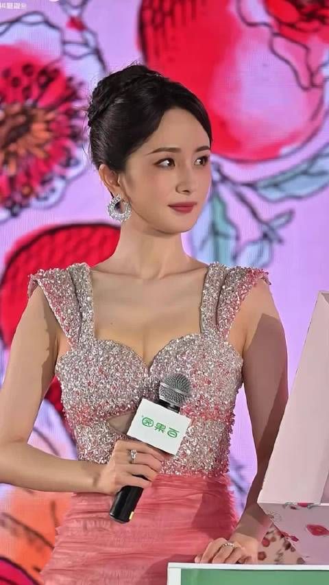 杨幂这身穿搭很有韵味，刘恺威当年也太不懂珍惜了