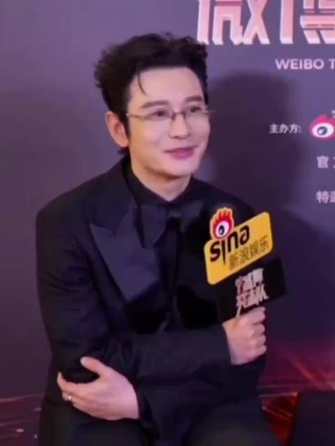 黄晓明称王鹤棣适合当导游，新综艺阵容引猜测