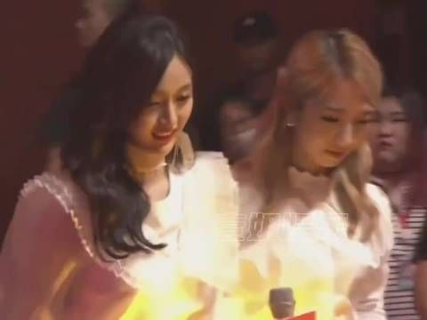 吴宣仪孟美岐取关沉默告别，昔日队友关系破裂