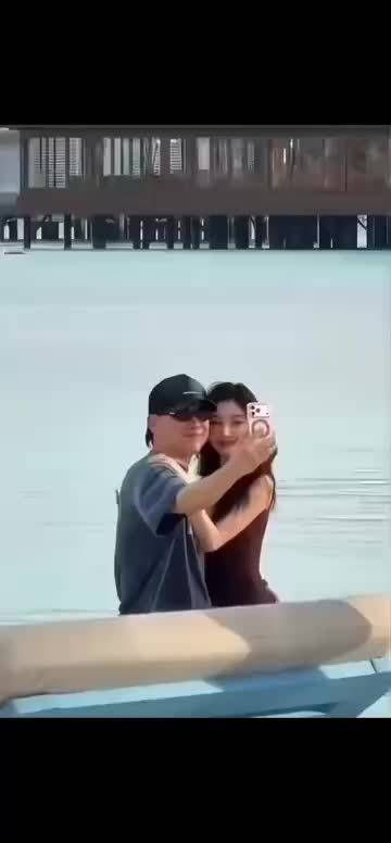 胡彦斌 易梦玲被拍在海边亲吻自拍，疑似恋情曝光