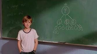 男孩传销式传递爱心感动美国,万人评8.2分治愈电影《让爱传出去》