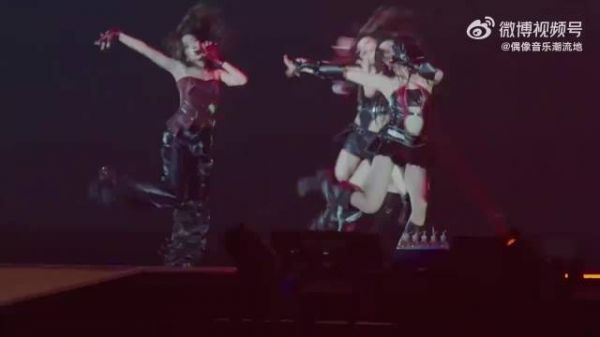 LESSERAFIM日本演唱会现场震撼，全场齐唱Eat it up