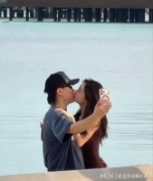 胡彦斌易梦玲恋情曝光，热恋照曝光，相差16岁，早有蛛丝马迹