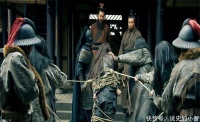 《三国演义》为何爱才如命的曹操肯放过关羽赵云却容不下吕布