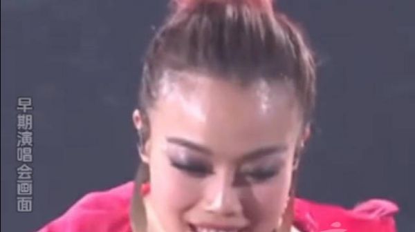 容祖儿演唱会被歌迷求婚，粤语三连问引爆现场