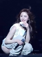 第一眼真以为你是在拉粑粑