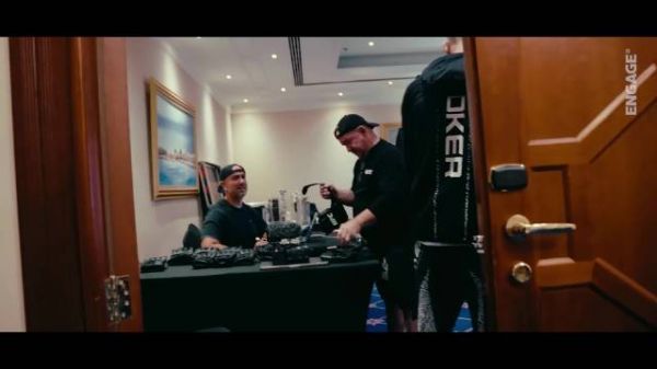 丹·霍克亮相UFC卡塔尔媒体日，多哈公开训练