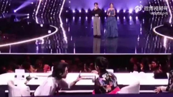 华晨宇手语安利演唱会,火星人秒懂八小时狂欢