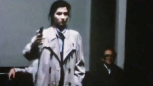 母亲连开八枪后与女儿合葬