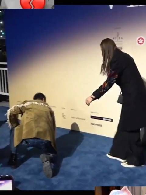 任达华今年70了，就问你，有几个70岁还有这敏捷身手的！