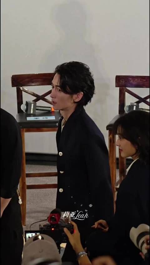 有人觉得吗 陈晓长发真的好像谢霆锋啊（年轻版的）