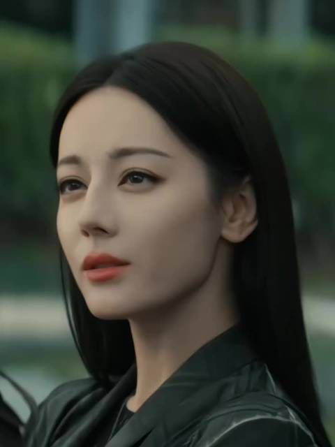 迪丽热巴不吃晚饭瘦6斤,粉丝改群公告暂停烤肉应援