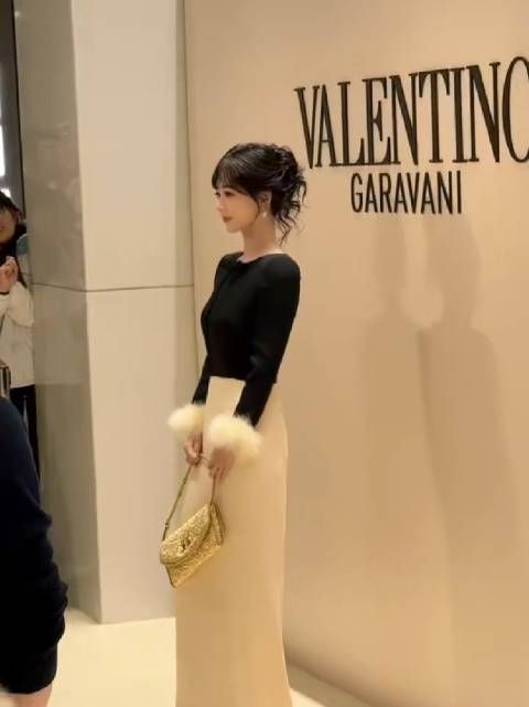 仪态绝了 好瘦一条人杨紫