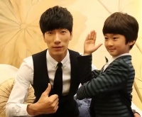 张亮儿子天天不受管教，在国外使女同学怀孕，女方家长有意回击！