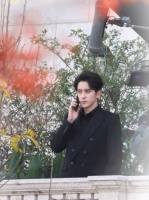 敖瑞鹏西装少爷拿什么输