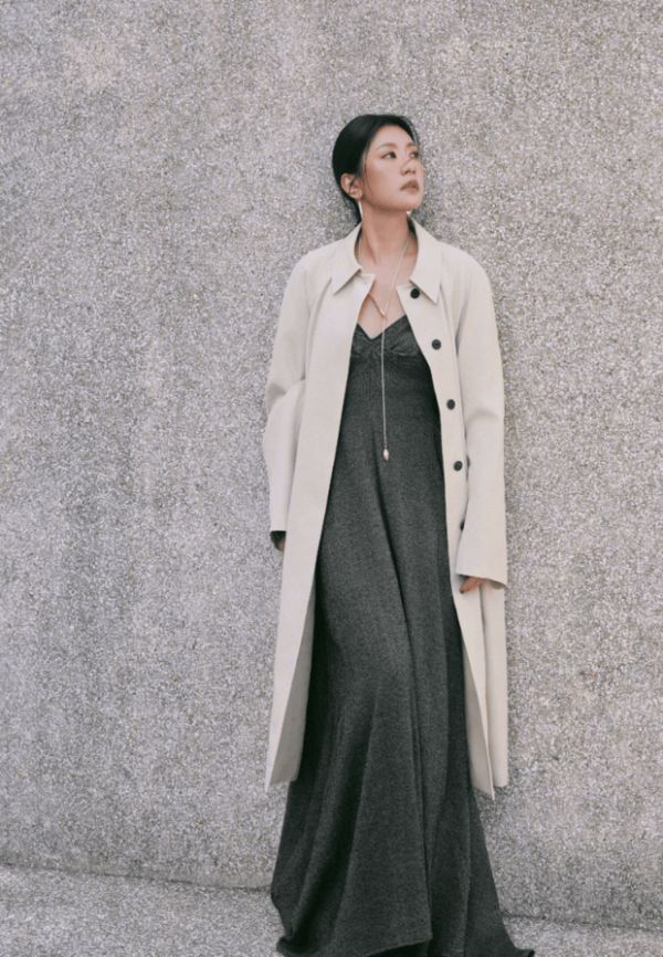 贾静雯状态松弛自在。