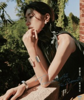 贾静雯解锁多元风格！松弛神态尽显百变气场