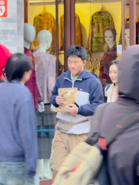 别让黄轩演傻子，太像了