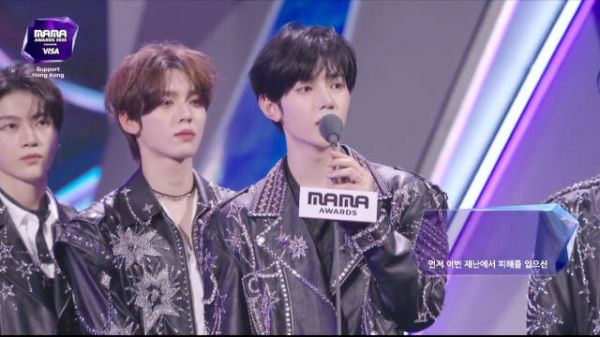 章昊MAMA颁奖礼上为香港火灾事故中同胞们祈福 昊昊好真诚啊 大家都平平安安