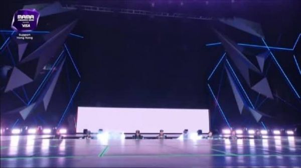 MAMA颁奖礼Super Junior经典串烧舞台引爆全场