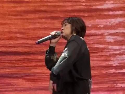 上海叫停日本歌手大槻真希演出，观众支持退场