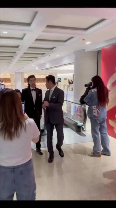 王千源老婆美如李嘉欣，女儿却跟自己一模一样，他的基因太强大了！