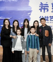 小酒窝佟大为儿子一起做公益！互动温馨感拉满