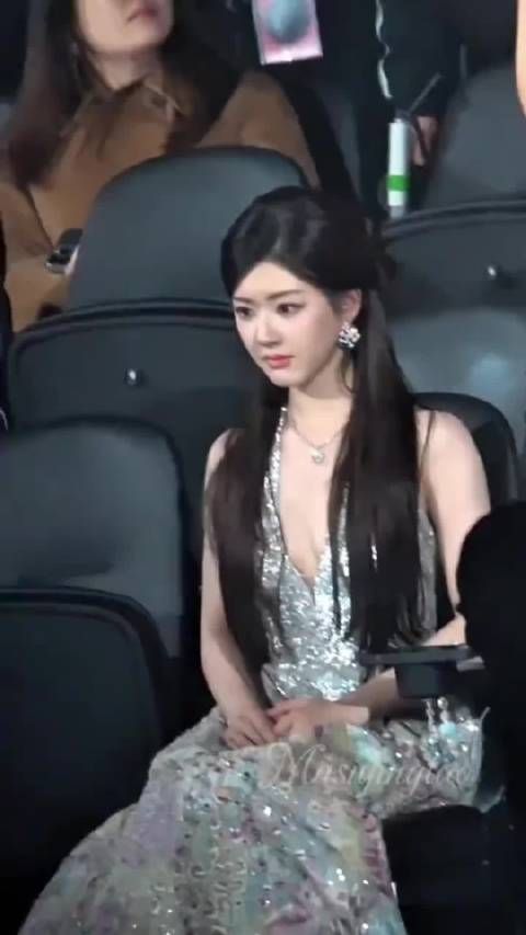 赵露思星光大赏红毯压轴