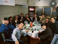 陈赫、王传君、金世佳同框！郑恺晒上戏校友合照