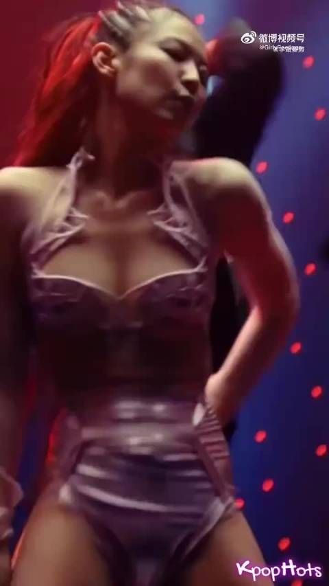 Jennie美剧舞蹈片段，体态真的好棒