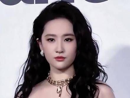 谁能料到,这些明星表面光鲜亮丽,背地里竟无剧可演!