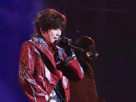 小眼睛正看向哪呢