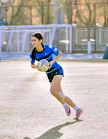 钟丽缇小女儿Cayla校队打排球，青春活力爆棚，真有北方大妞范儿