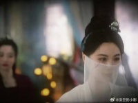 “多年不见，花魁容颜依旧啊”