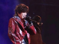 小眼睛正看向哪呢