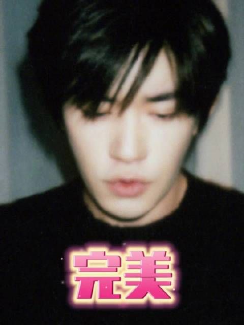 易烊千玺分享画作引粉丝共创多派系作品