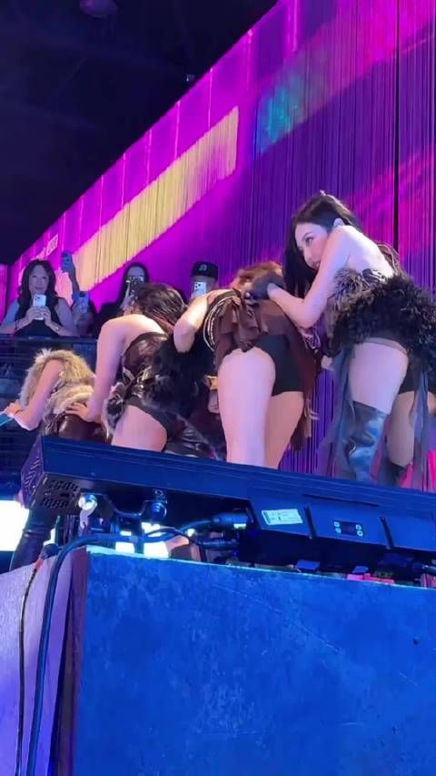 aespa~Next Level 粉丝仰拍视角 这个位置贵是有贵的道理,这视角也是无敌