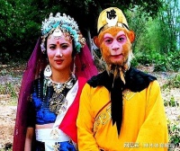 六小龄童妻子竟是她！结婚36年一直很低调，女儿颜值不输关晓彤