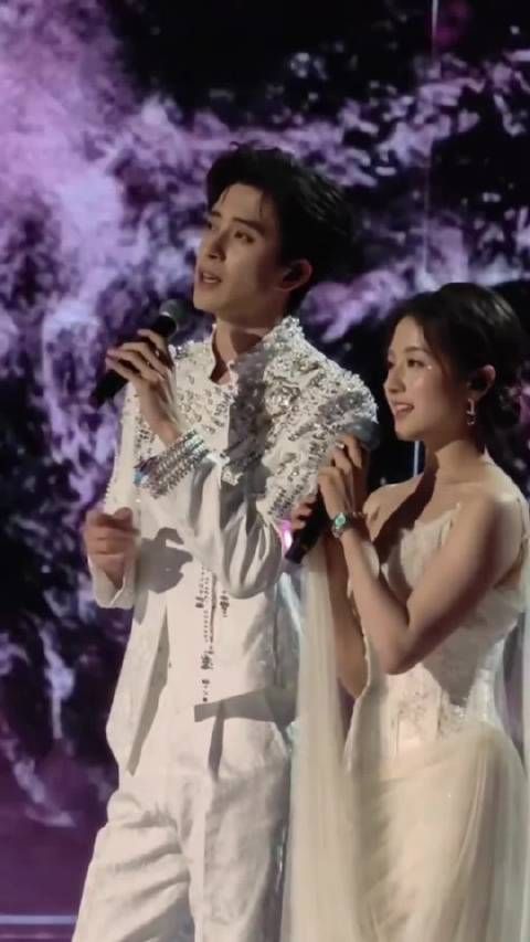 李兰迪敖瑞鹏此爱宿命感！尖叫之夜内场李兰迪 敖瑞鹏《此爱》！