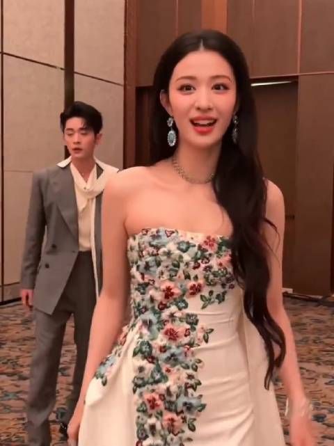 王楚然应该是95后最美的女明星了